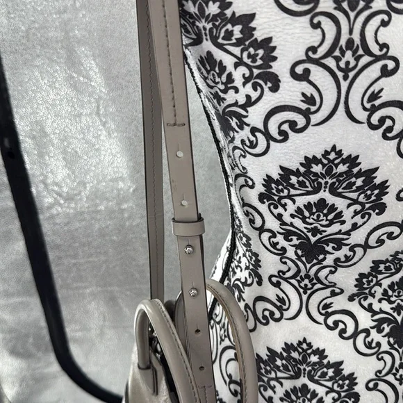 Michael Kors MICHAEL Mercer Gallery Gray Leather Tote - Picture 8 of 13